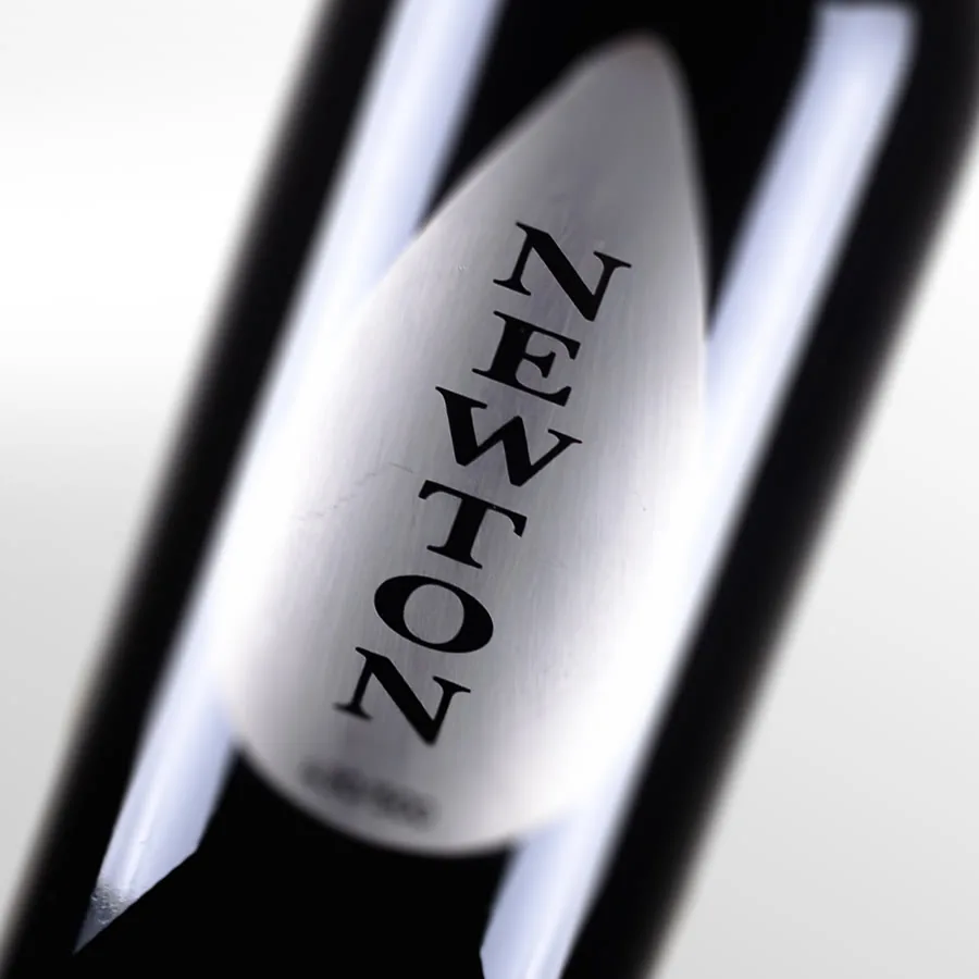 Botella de Newton, la etiqueta insignia de Decantos